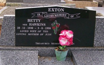 Betty EXTON - Moorngag Cemetery